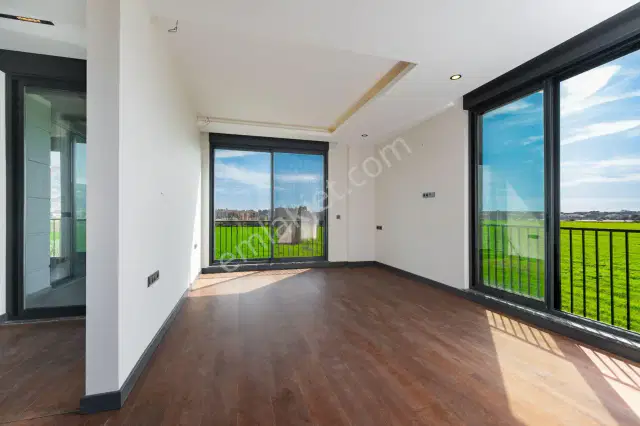 Altınkale Geniş Bahçeli Ve Kapalı Garajlı Özel Tasarım Villa — görsel 33