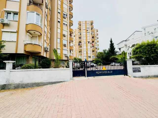 Güzeloba Denize Yakın Site İçi Eşyalı 2+1 Arakat Daire — görsel 3