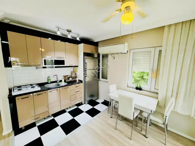 Güzeloba Denize Yakın Site İçi Eşyalı 2+1 Arakat Daire — görsel 11