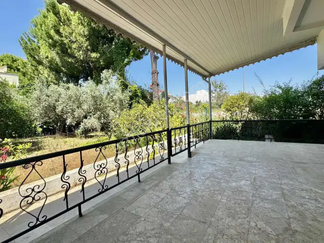 Belek Site İçinde Geniş Bahçeli Teraslı 3+1 Satılık Villa — görsel 3