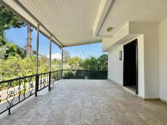 Belek Site İçinde Geniş Bahçeli Teraslı 3+1 Satılık Villa — görsel 4
