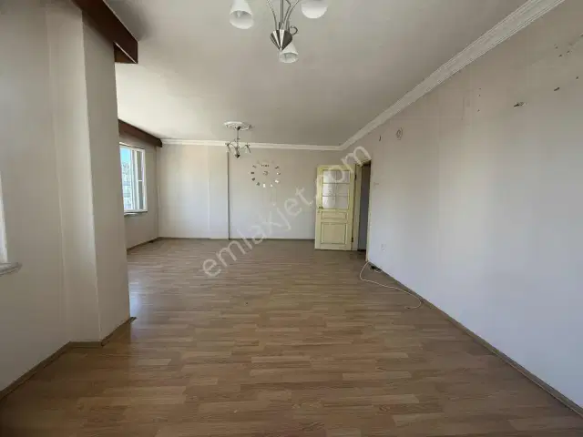 Üçgen Mahallesi Sgk Yanı Ara Katta 3+1 Kiralık Daire — görsel 15
