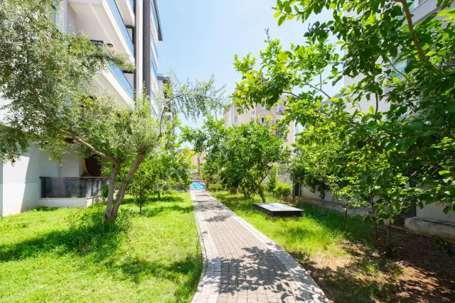 Havuzlu Ve Güvenlikli Sitede Doğalgazlı K.otoparklı 1+1 Fırsatı — görsel 3