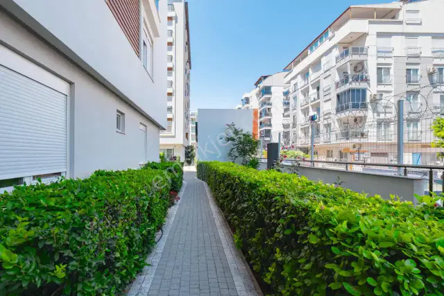 Havuzlu Ve Güvenlikli Sitede Doğalgazlı K.otoparklı 1+1 Fırsatı — görsel 4