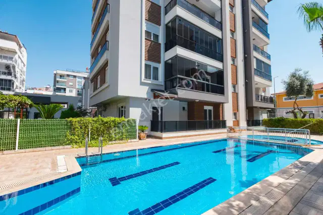 Havuzlu Ve Güvenlikli Sitede Doğalgazlı K.otoparklı 1+1 Fırsatı — görsel 9