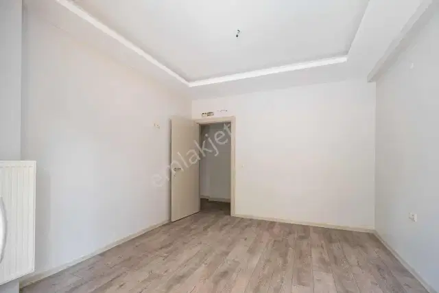 Havuzlu Ve Güvenlikli Sitede Doğalgazlı K.otoparklı 1+1 Fırsatı — görsel 30