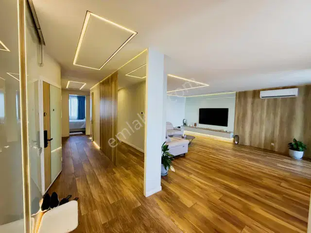 Meltem Güneş Sitesinde Deniz Manzaralı Mimar Yapımı 2+1 Eşyalı — görsel 27