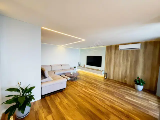 Meltem Güneş Sitesinde Deniz Manzaralı Mimar Yapımı 2+1 Eşyalı — görsel 31