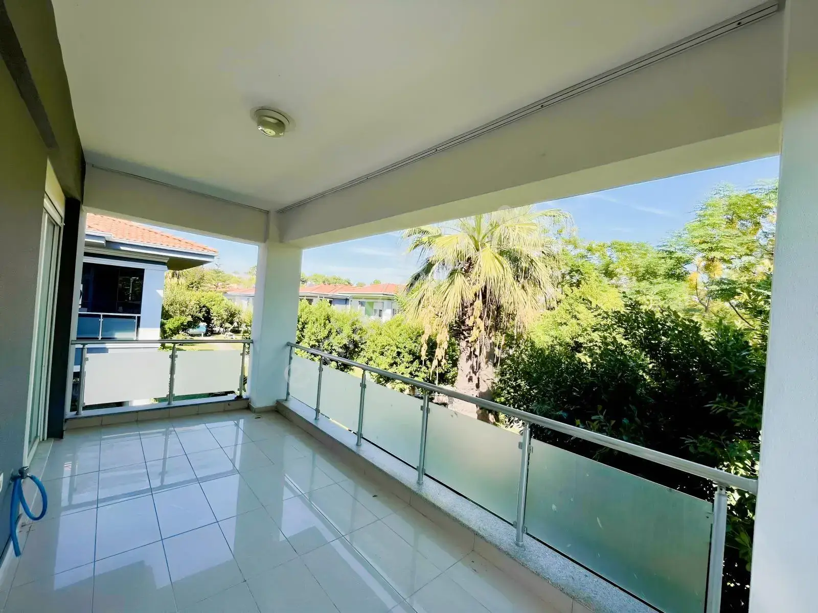 Site | Müstakil Villa | Havuz | Kapalı Otopark | Güvenlik — görsel 2
