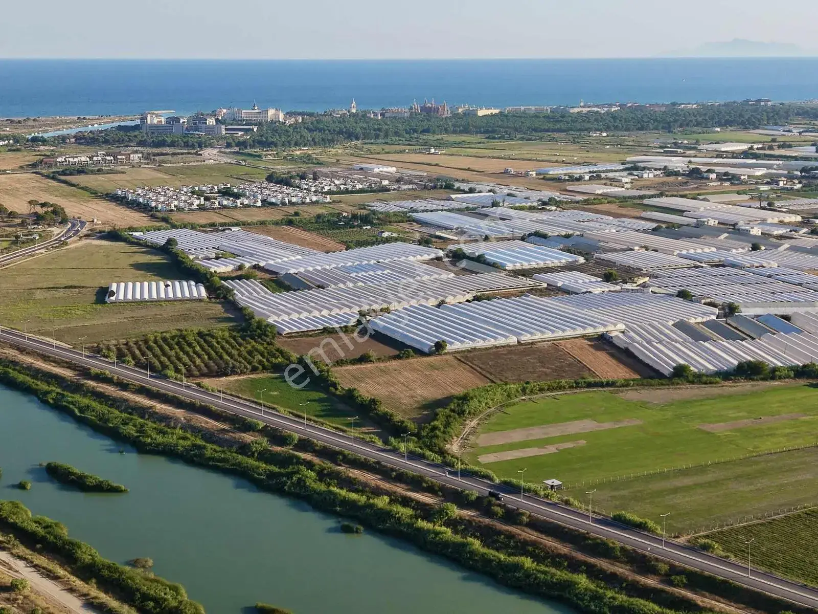 Aksu Kunduda 18.860 M² Seralı Mükemmel Konum Yatırım Fırsatı — görsel 2