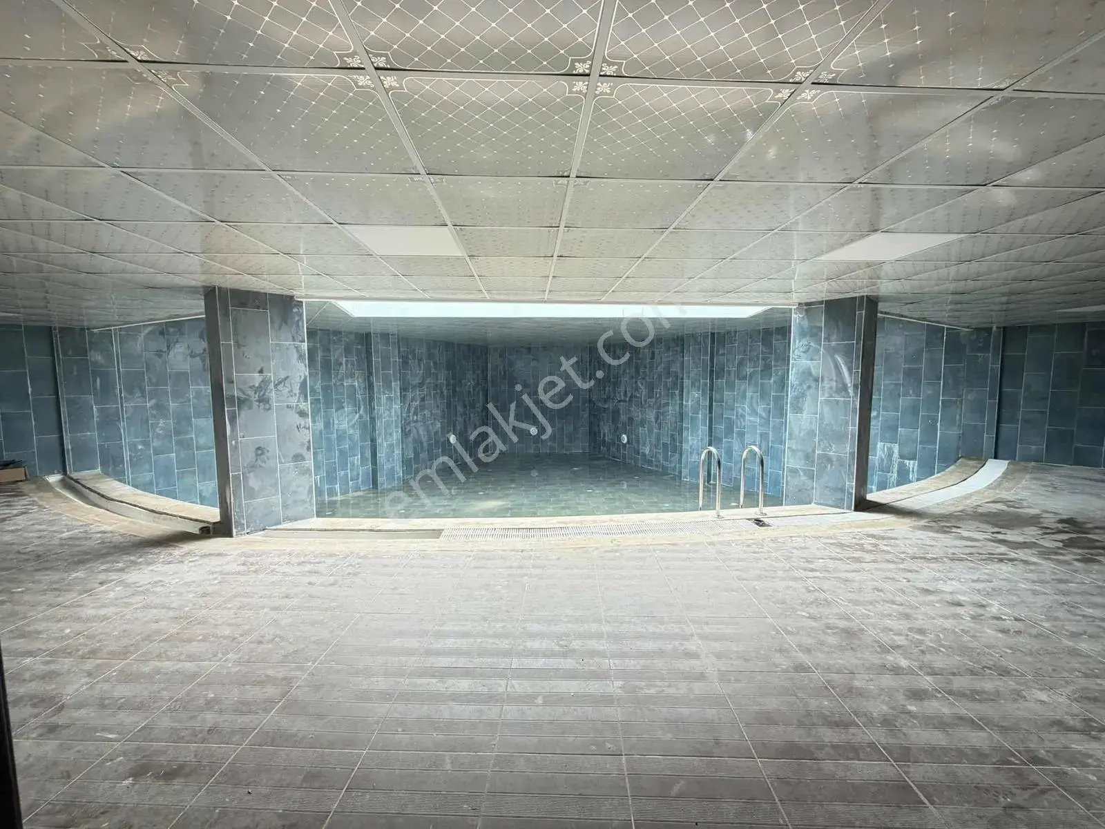 Altıntaş'ta Donanımlı Site İçinde 1+1 Eşyalı Kiralık Daire — görsel 6