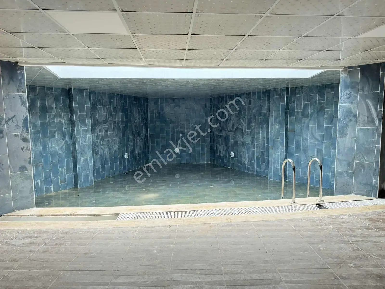 Altıntaş'ta Donanımlı Site İçinde 1+1 Eşyalı Kiralık Daire — görsel 8