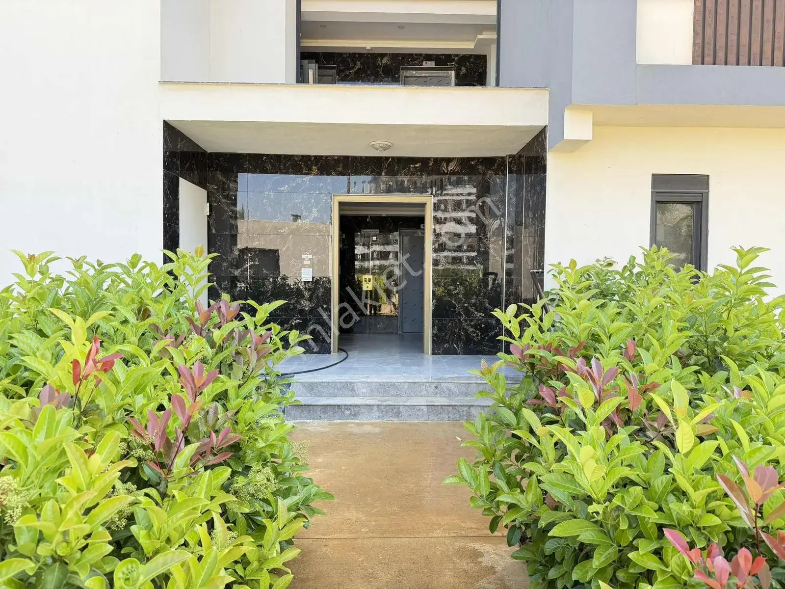 Altıntaş'ta Donanımlı Site İçinde 1+1 Eşyalı Kiralık Daire — görsel 14