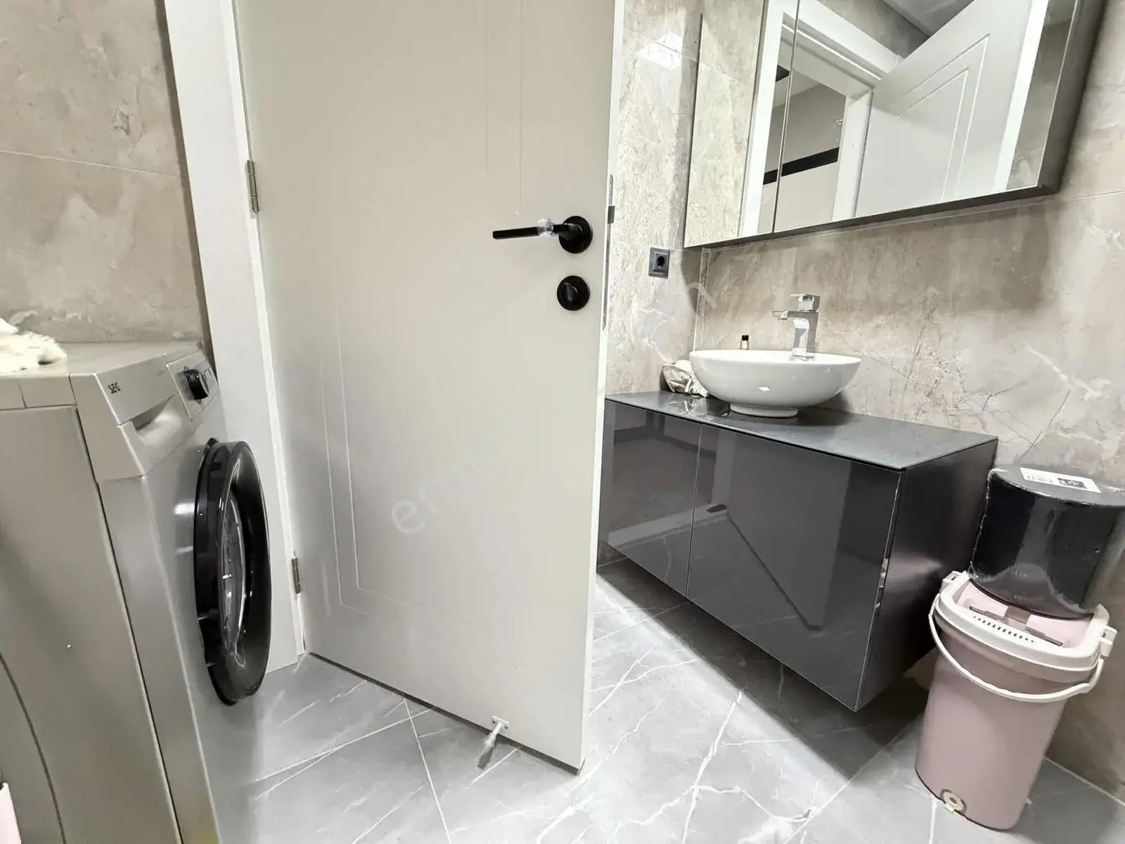 Altıntaş'ta Donanımlı Site İçinde 1+1 Eşyalı Kiralık Daire — görsel 16