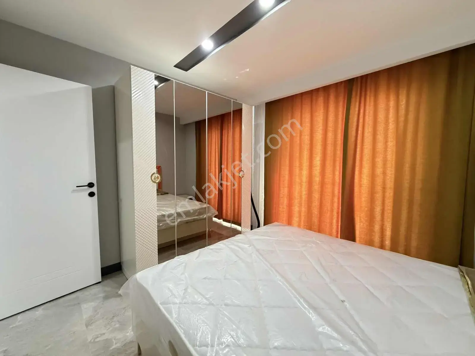 Altıntaş'ta Donanımlı Site İçinde 1+1 Eşyalı Kiralık Daire — görsel 19