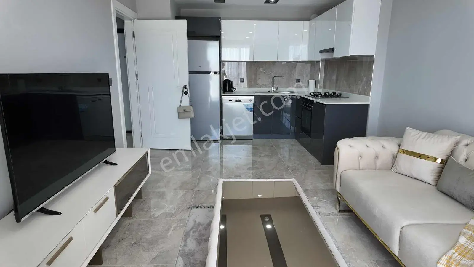 Altıntaş'ta Donanımlı Site İçinde 1+1 Eşyalı Kiralık Daire — görsel 25