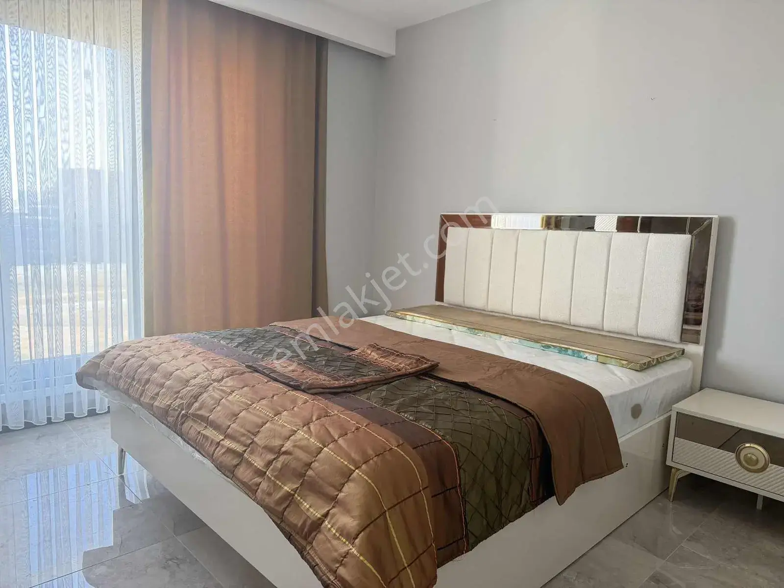 Altıntaş'ta Donanımlı Site İçinde 1+1 Eşyalı Kiralık Daire — görsel 27