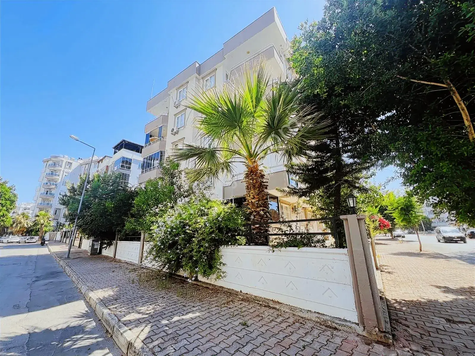 Çağlayan Da Masrafsız Yatırımlık Köşe Bina Satılık 2+1 Daire — görsel 2