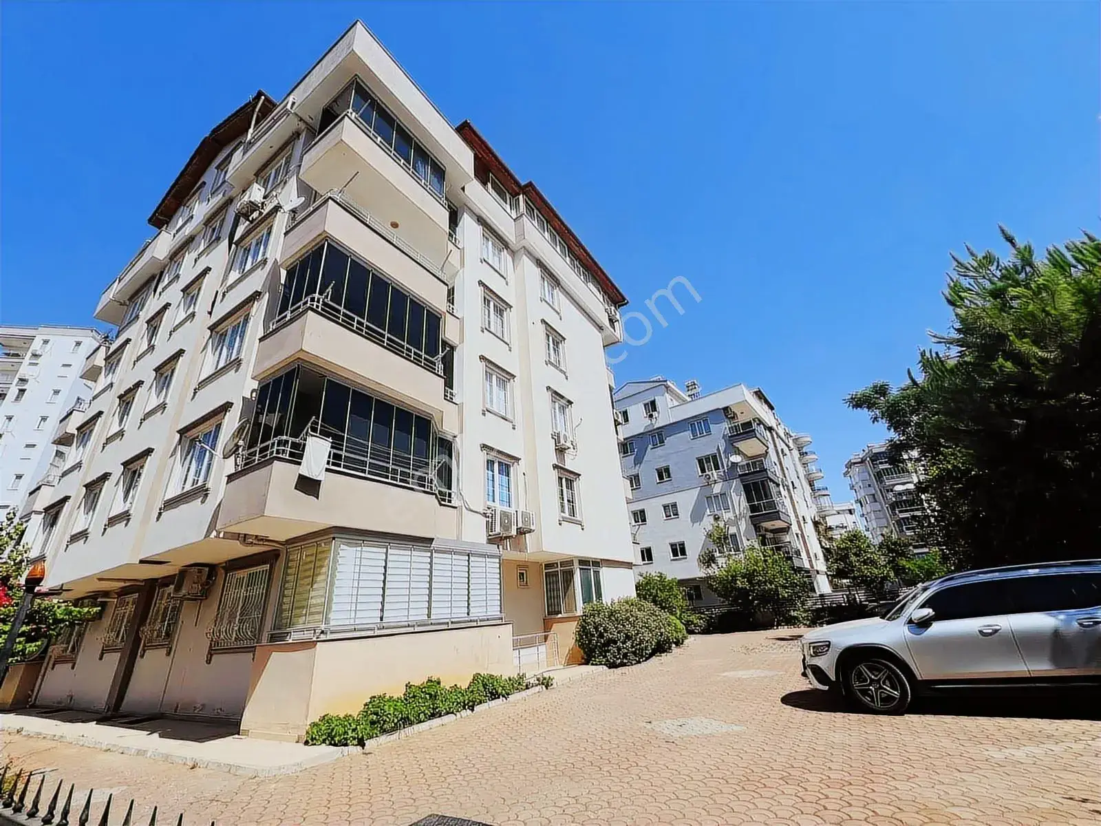 Çağlayan Da Masrafsız Yatırımlık Köşe Bina Satılık 2+1 Daire — görsel 3