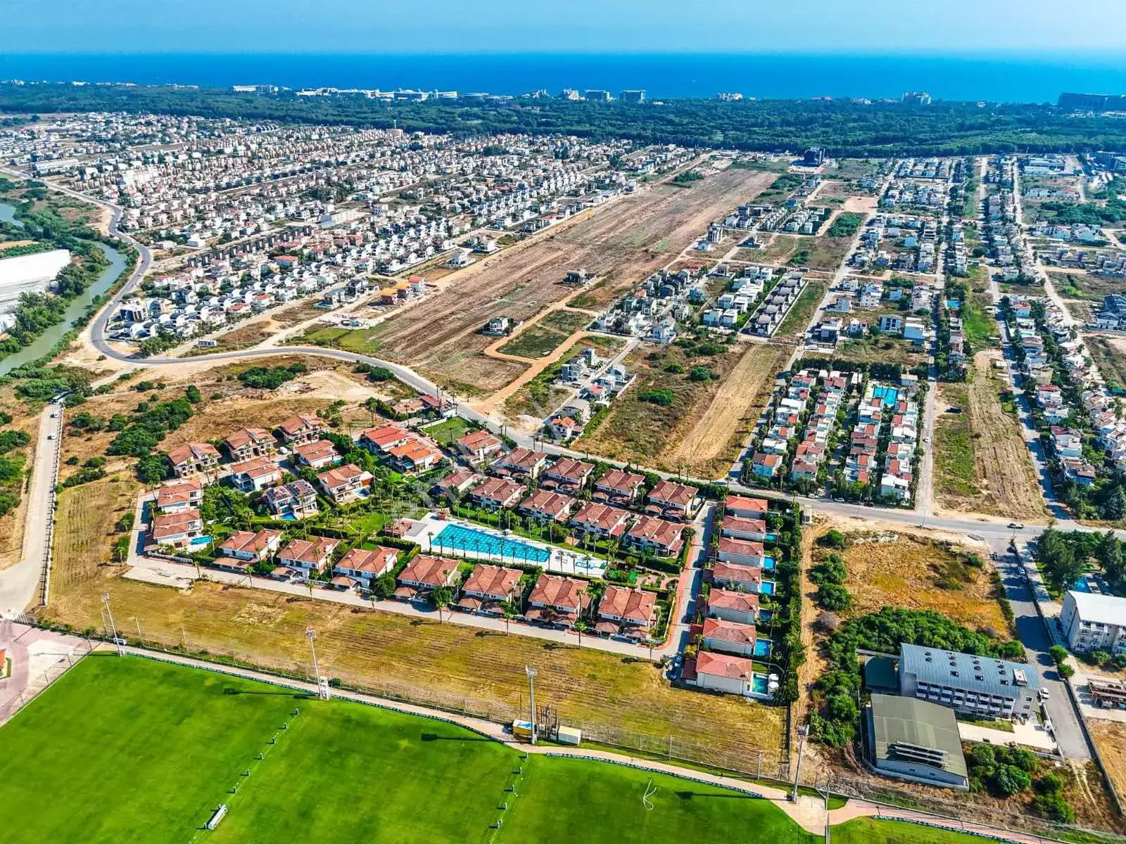 Ender Kortan'dan Kadriye'de 4+1 Kiralık Villa