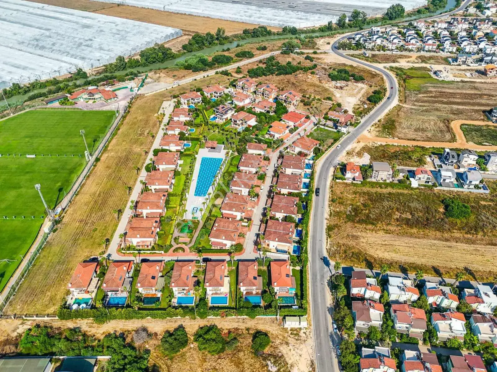Ender Kortan'dan Kadriye'de 4+1 Kiralık Villa — görsel 3