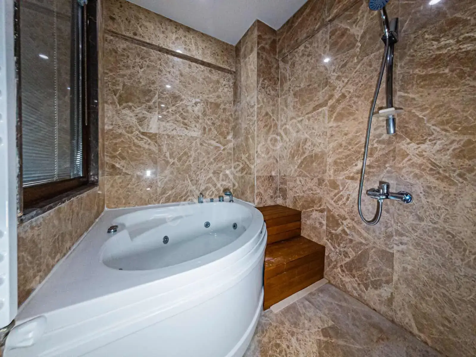 Ender Kortan'dan Kadriye'de 4+1 Kiralık Villa — görsel 23