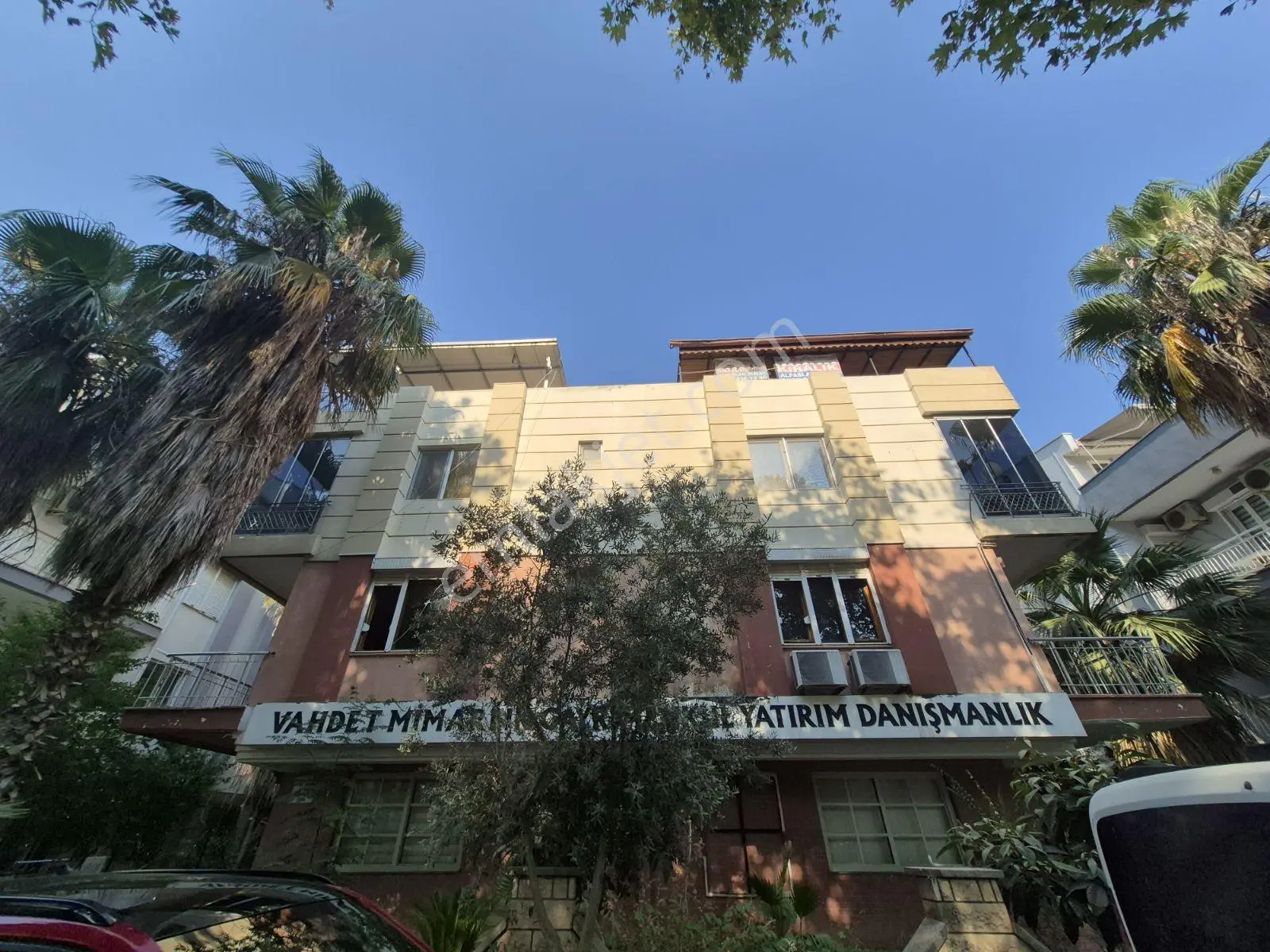 Muhteşem Bir Konumda Kiralık Ofis — görsel 2