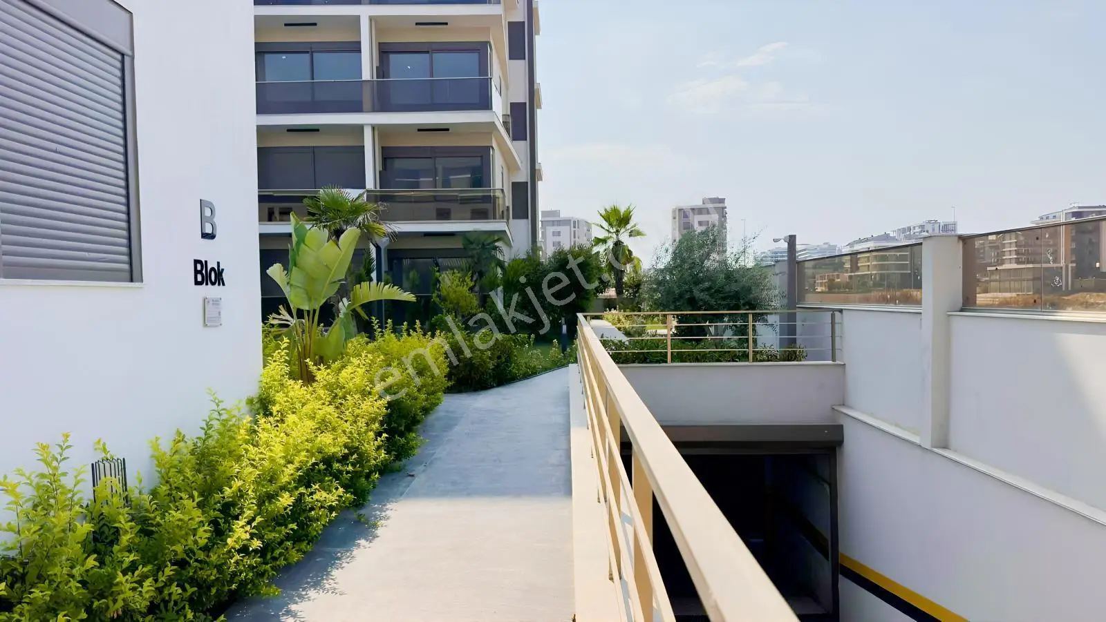 Havalimanı Yakını Site İçerisinde Eşyalı Kiralık Daire — görsel 7