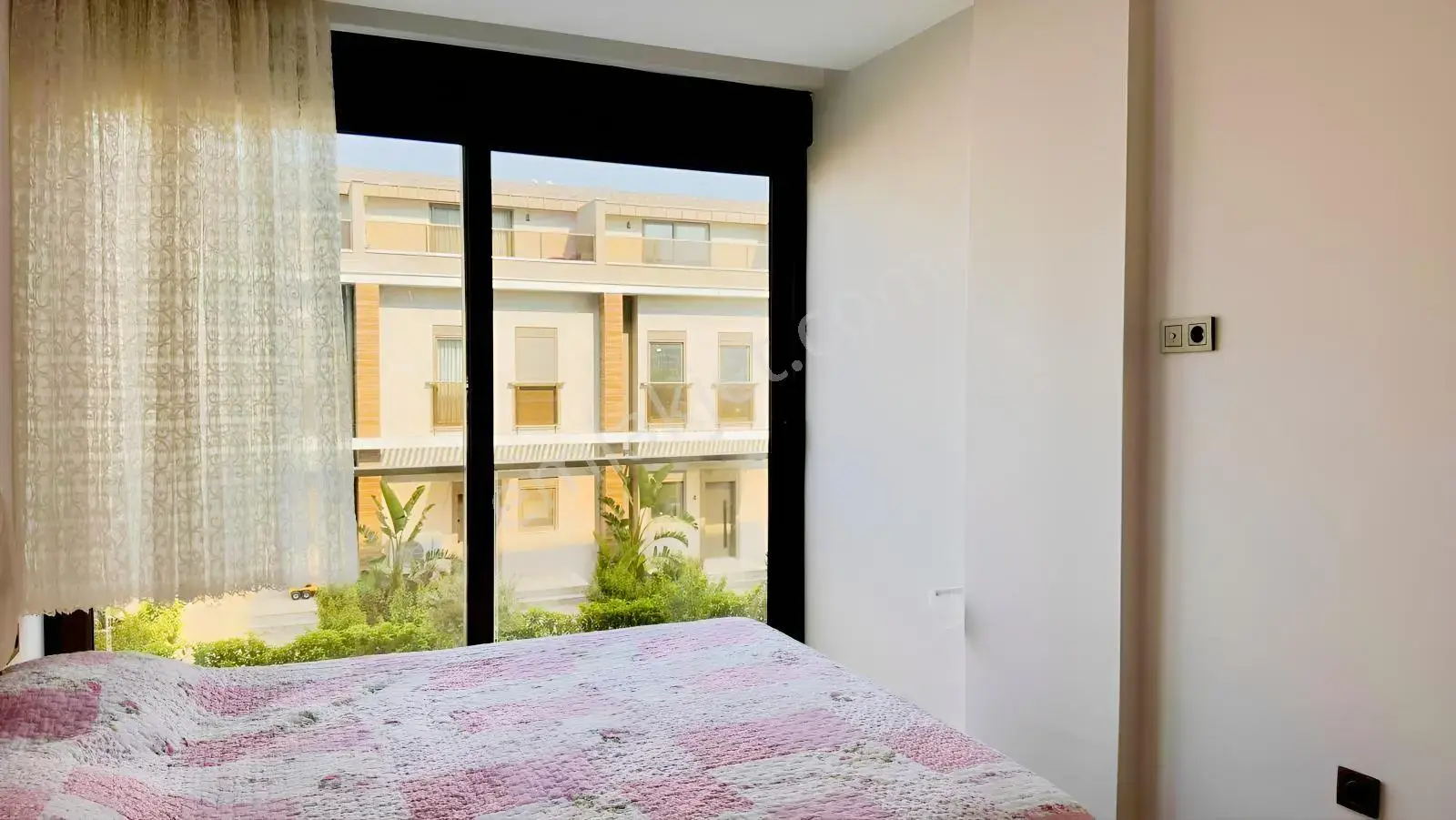 Havalimanı Yakını Site İçerisinde Eşyalı Kiralık Daire — görsel 18