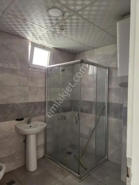 Merkez 'de Güllük Caddeye Yakın 90 M2 2+1 Daire — görsel 8