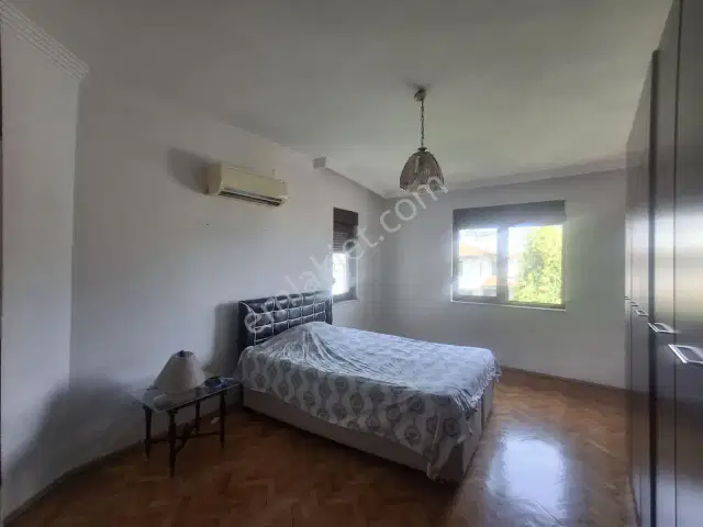 Lara Kent Sitesi'nde Kiralık 6+1 Müstakil Villa / Zu Vermieten — görsel 3
