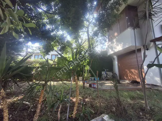 Lara Kent Sitesi'nde Kiralık 6+1 Müstakil Villa / Zu Vermieten — görsel 4