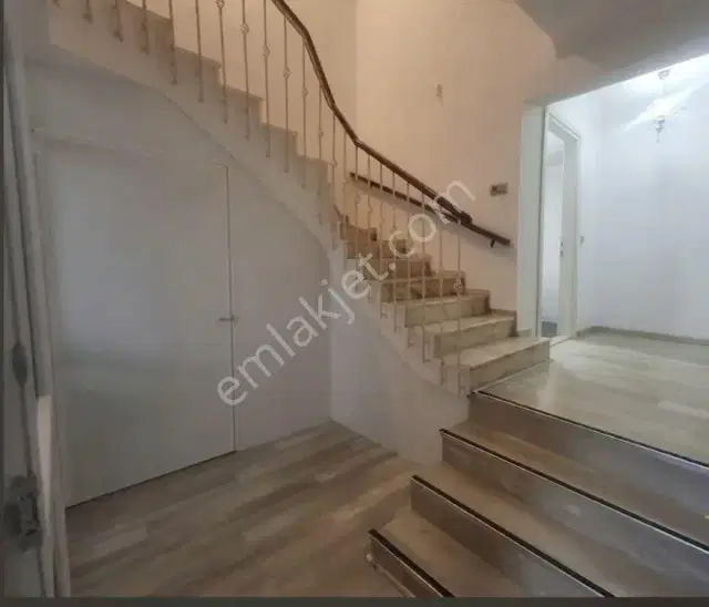 Lara Kent Sitesi'nde Kiralık 6+1 Müstakil Villa / Zu Vermieten — görsel 13