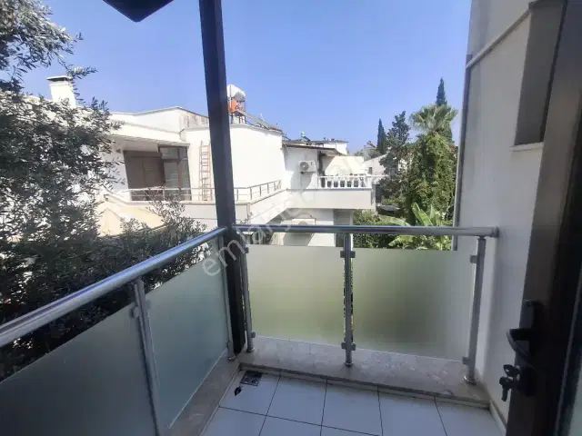 Lara Kent Sitesi'nde Kiralık 6+1 Müstakil Villa / Zu Vermieten — görsel 18