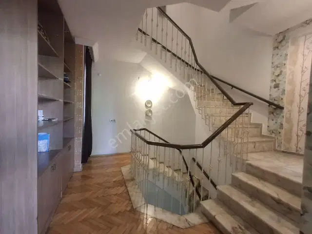 Lara Kent Sitesi'nde Kiralık 6+1 Müstakil Villa / Zu Vermieten — görsel 24