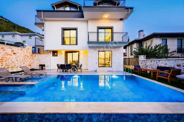 Burcu Konuk'dan Muhteşem Fırsat!bir Villa Fiyatına İkiz Villa — görsel 5