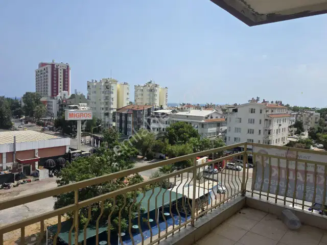 Örnekköy'de Kısmi Deniz Manzaralı Eşyalı Arakat 2+1 Daire — görsel 6