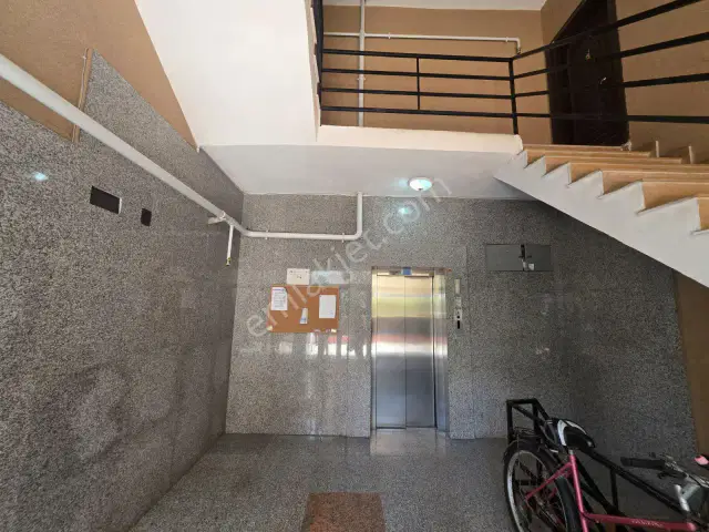 Örnekköy'de Kısmi Deniz Manzaralı Eşyalı Arakat 2+1 Daire — görsel 12