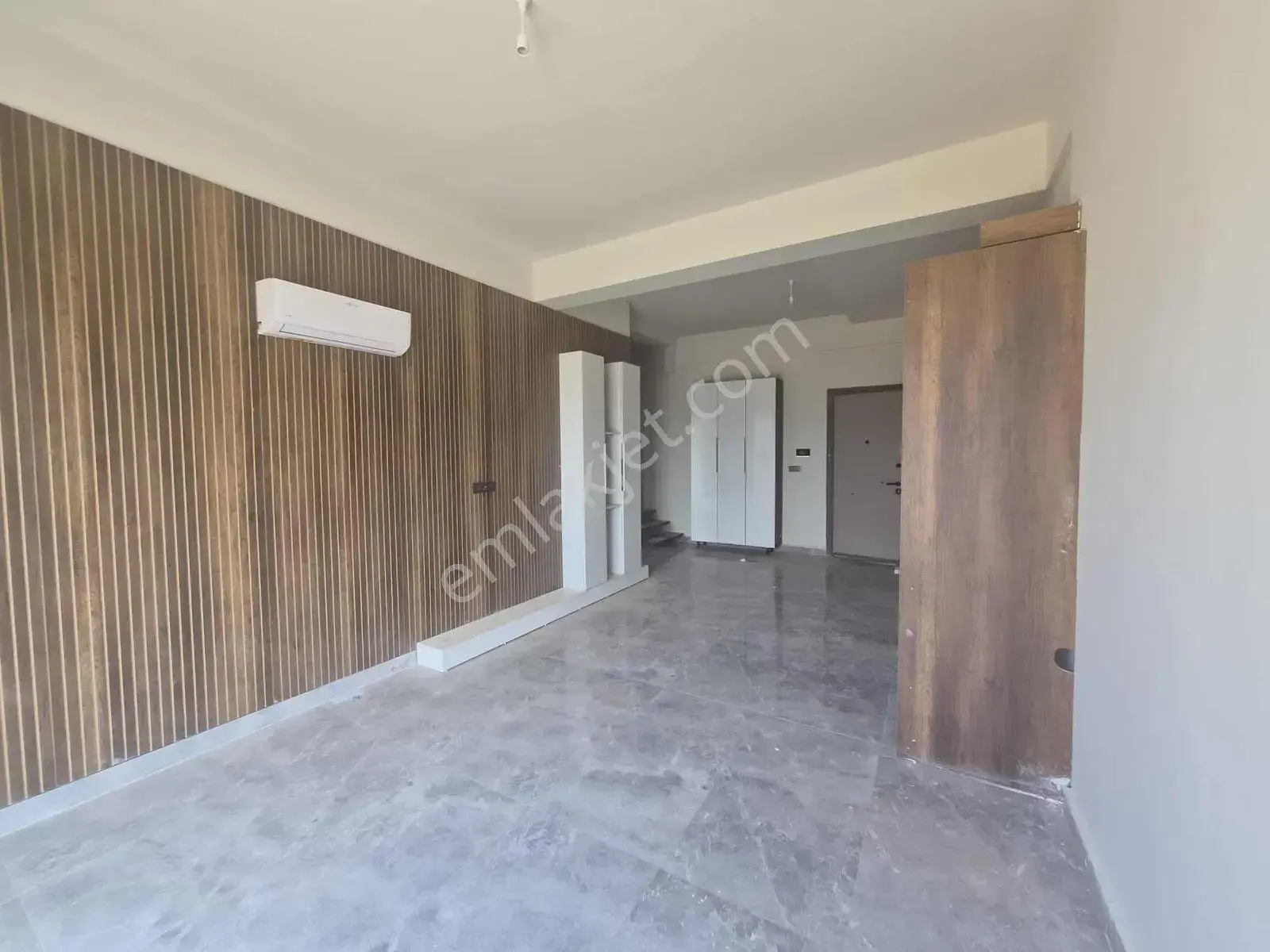 May Vision 'da Özel Havuzlu Bahçe Kullanımlı Loft 3+1 Daire — görsel 2