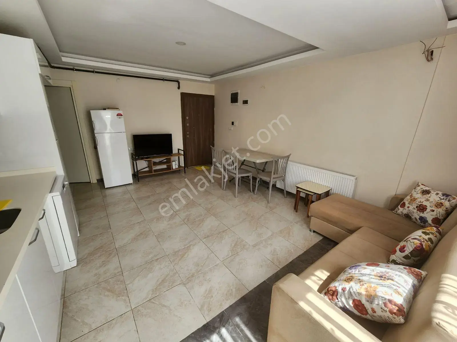 Güzeloba Turizm Yolunda Yüksek Giriş Eşyalı Satılık Geniş 2+1 — görsel 3