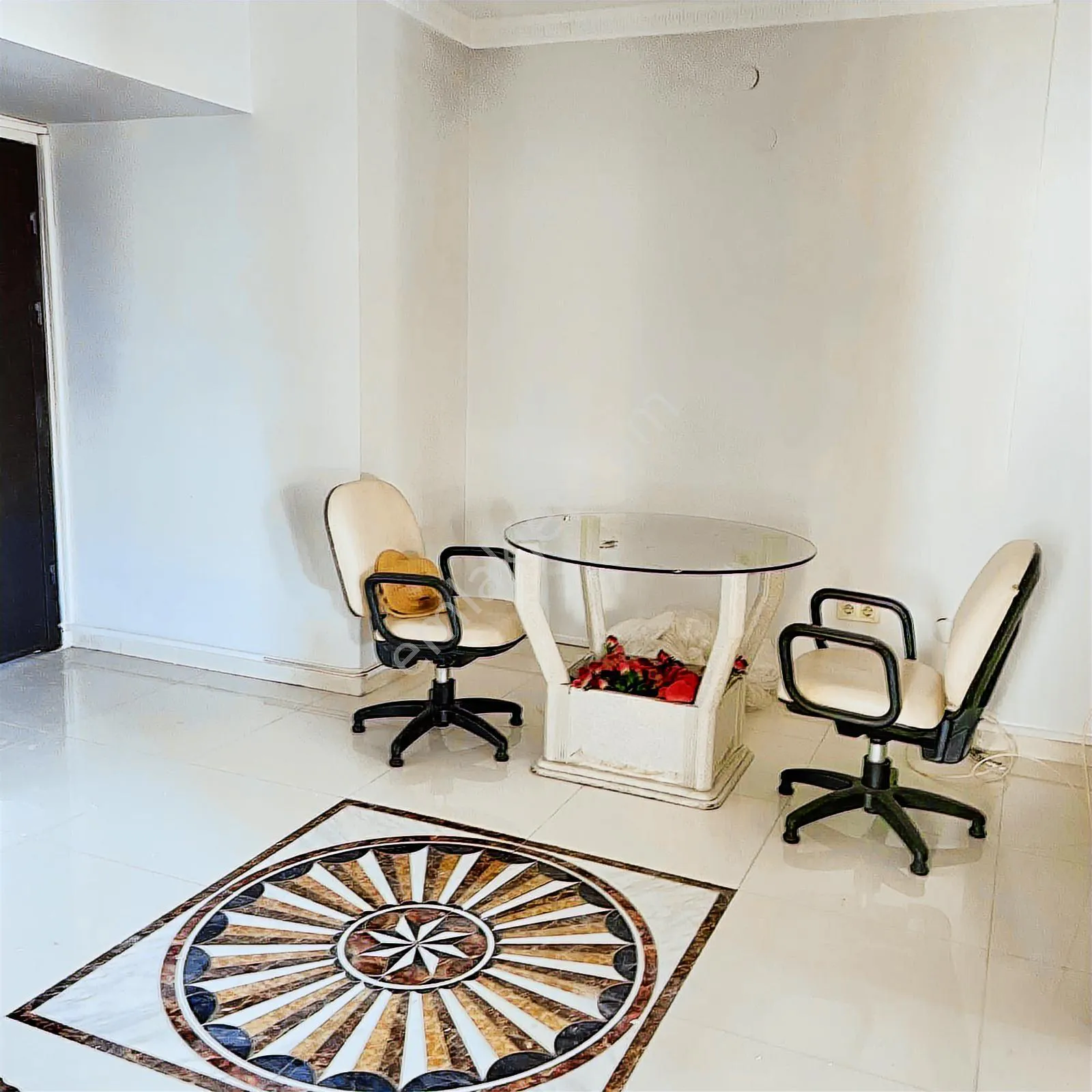 Şehrin Merkezinde Deniz Görünümlü Kiralık Bürü & Ofis — görsel 6