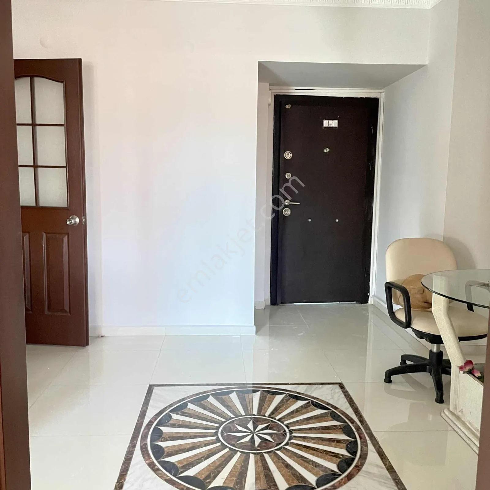 Şehrin Merkezinde Deniz Görünümlü Kiralık Bürü & Ofis — görsel 7