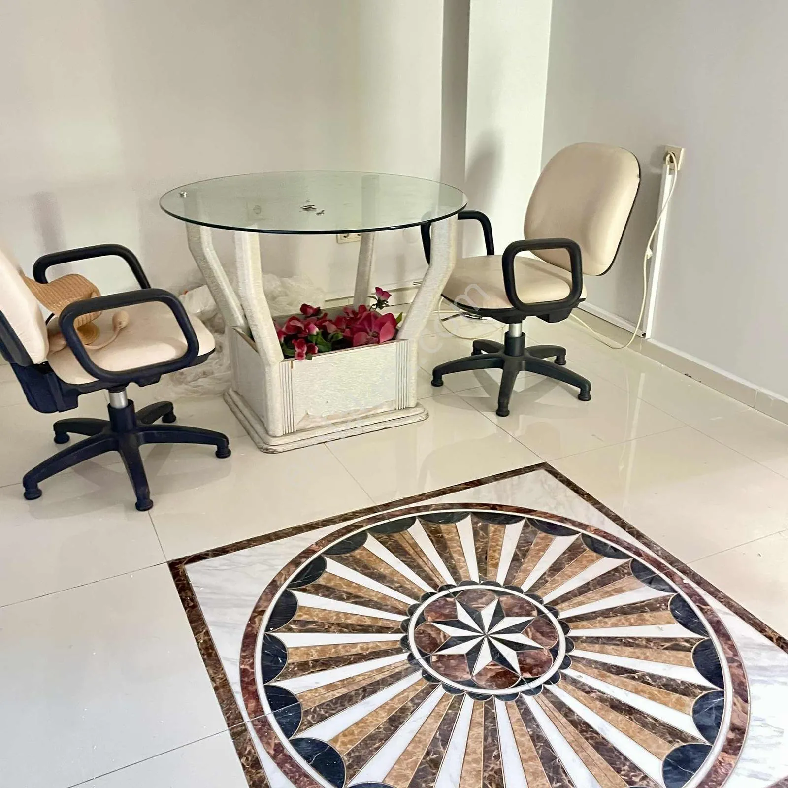 Şehrin Merkezinde Deniz Görünümlü Kiralık Bürü & Ofis — görsel 11