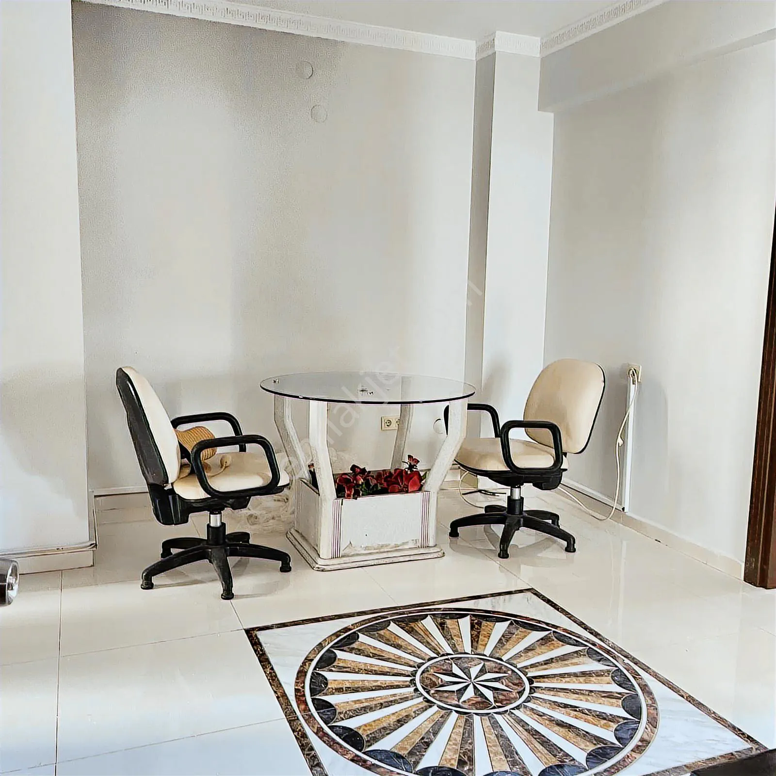 Şehrin Merkezinde Deniz Görünümlü Kiralık Bürü & Ofis — görsel 18