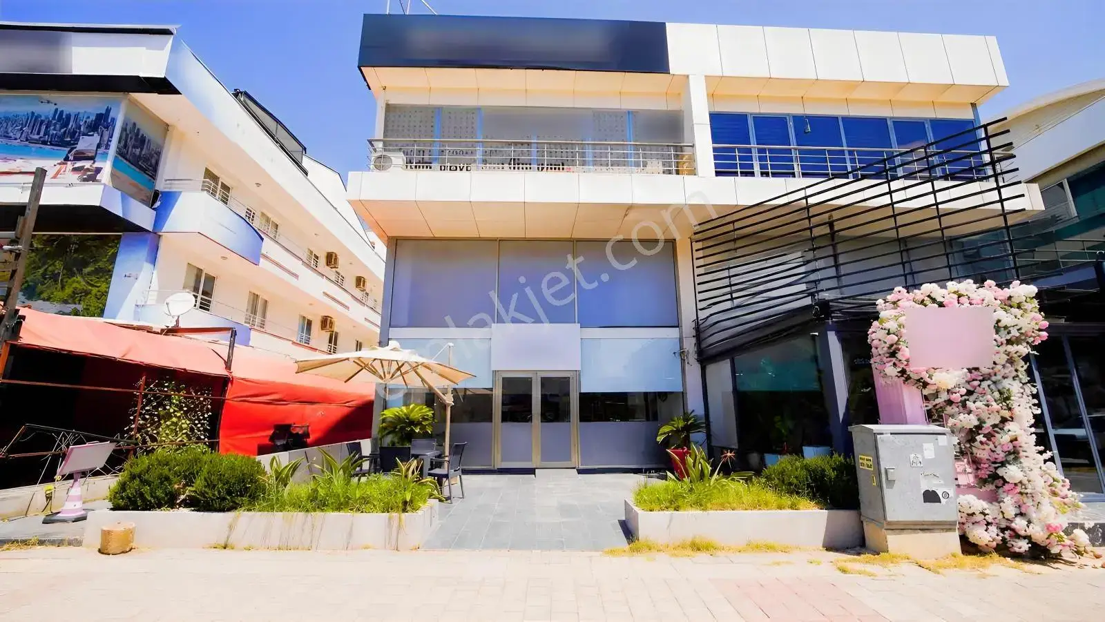 Güzeloba Rauf Denktaş Bulv. Caddeye Cephe 420 M2 Ticari Dükkan — görsel 6