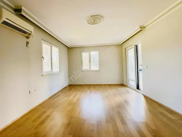 Çağlayan'da Denize 50 M İster Ofis , İster Mesken Olarak Kiralık — görsel 4