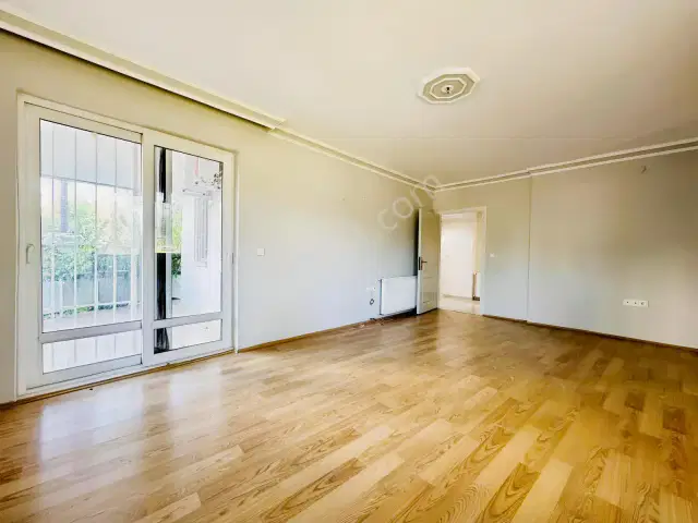Çağlayan'da Denize 50 M İster Ofis , İster Mesken Olarak Kiralık — görsel 5