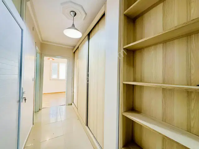 Çağlayan'da Denize 50 M İster Ofis , İster Mesken Olarak Kiralık — görsel 24