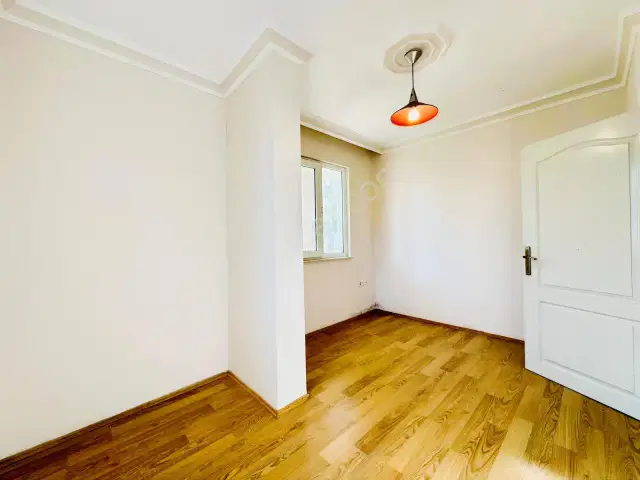 Çağlayan'da Denize 50 M İster Ofis , İster Mesken Olarak Kiralık — görsel 25
