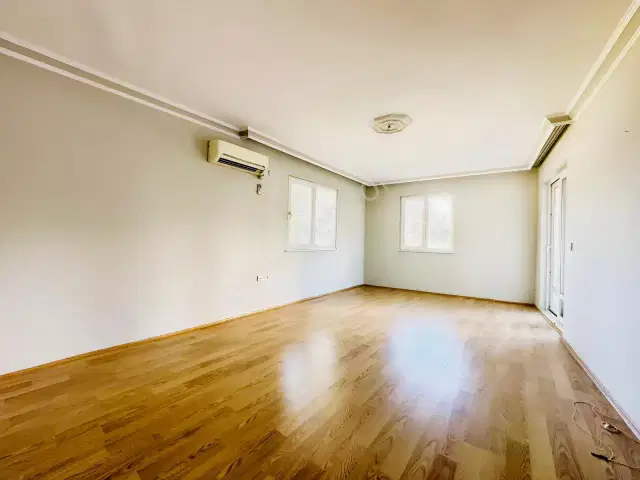 Çağlayan'da Denize 50 M İster Ofis , İster Mesken Olarak Kiralık — görsel 31